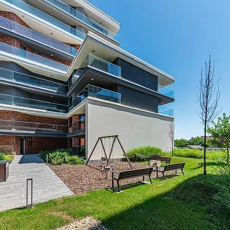 Zenit Horizon With Ac , Garage Будапешт