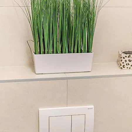 Zenit Horizon With Ac , Garage Boedapest