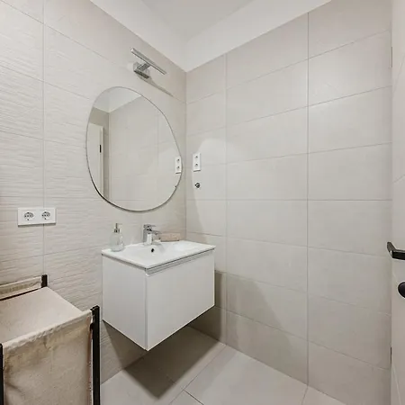 Zenit Horizon With Ac , Garage Budapest