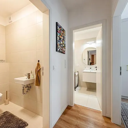 Zenit Horizon With Ac , Garage Lägenhet